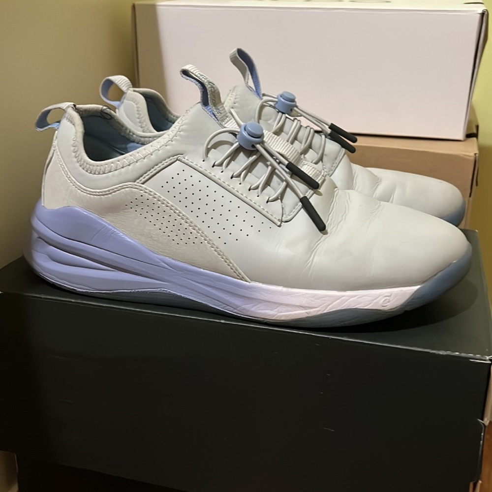 Cloves: nursing shoe